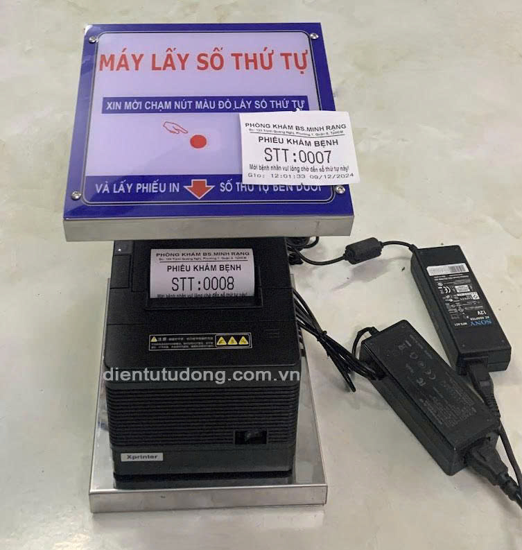 máy lấy số thứ tự phòng khám